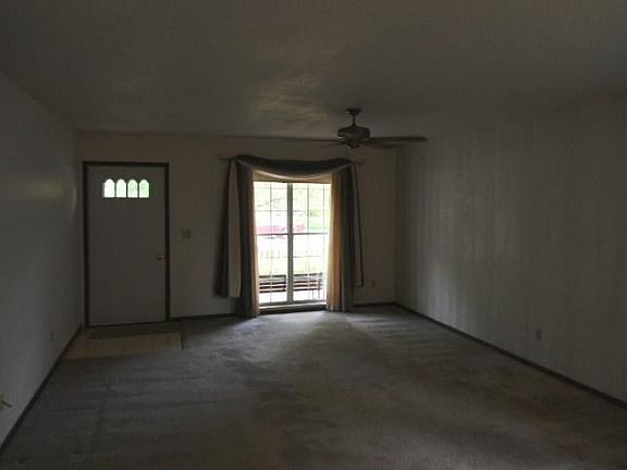 3rd image of 3608 Greenwood Dr