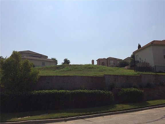 2nd image of 3401 University Park Ln