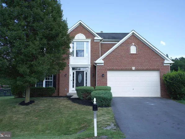 64 Chaucer Ln, Gerrardstown, WV 25420