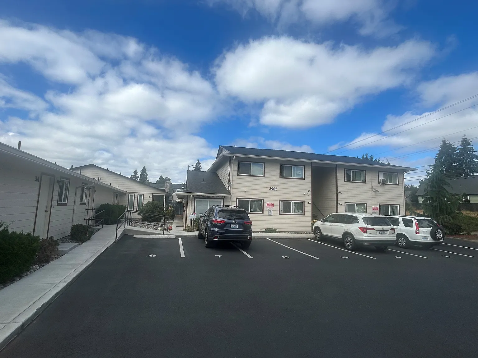 Bridge Creek Apartments — Photo 2
