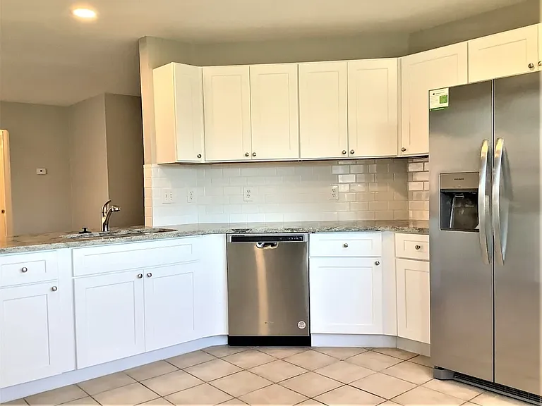 629 Duke Dr — Photo 5