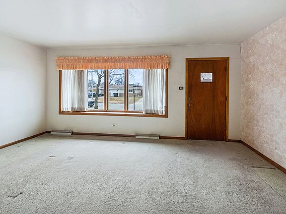 5th image of 87 E Craig Dr