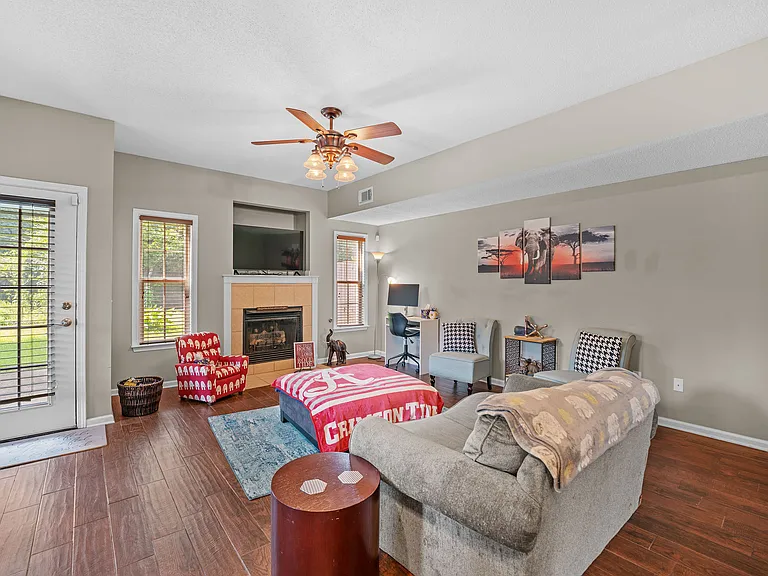 1813 Saint Charles Way — Photo 2