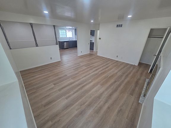 4th image of 2613 Willard Ave