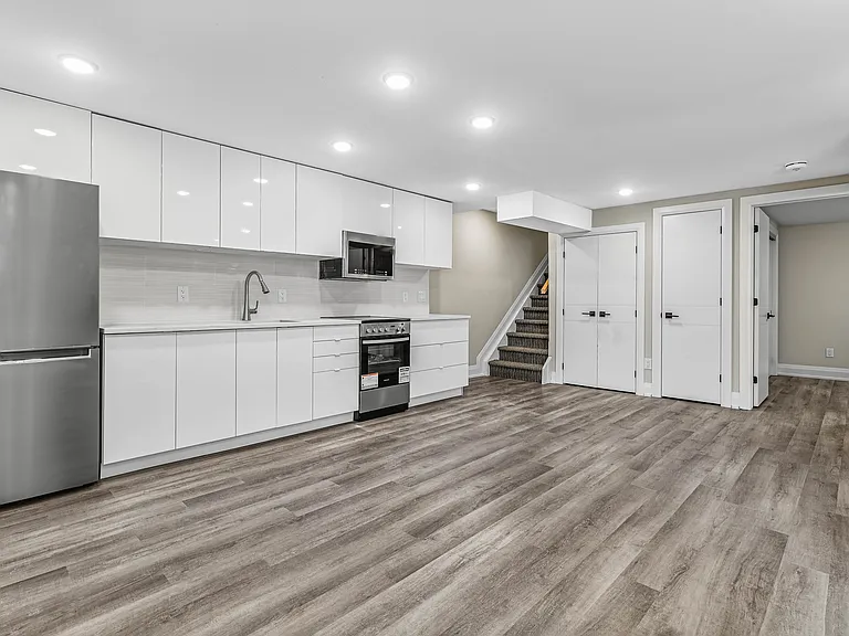 505 Churchill Ave N #5 — Photo 6
