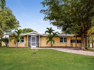 5595 Sunrise Dr, Fort Myers, FL 33919