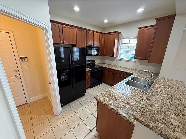 3400 Golfview Blvd #A — Photo 4