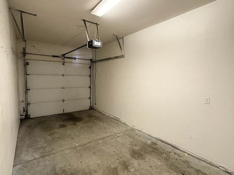 1525 N Palm Ave #16 — Photo 8