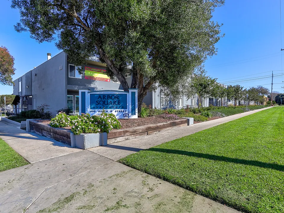 Arbor Square Apartments
