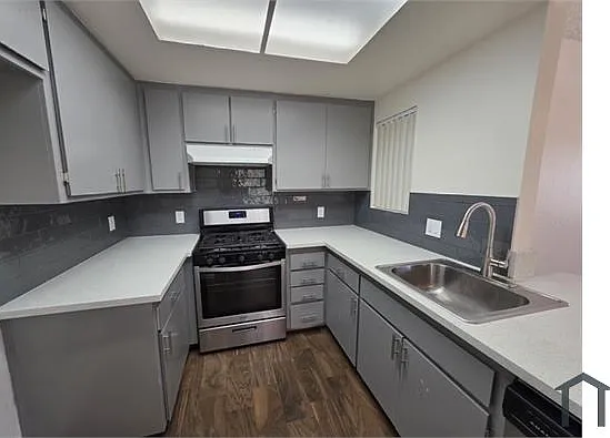 2 bed, 980 sqft, $1,990 — Photo 1