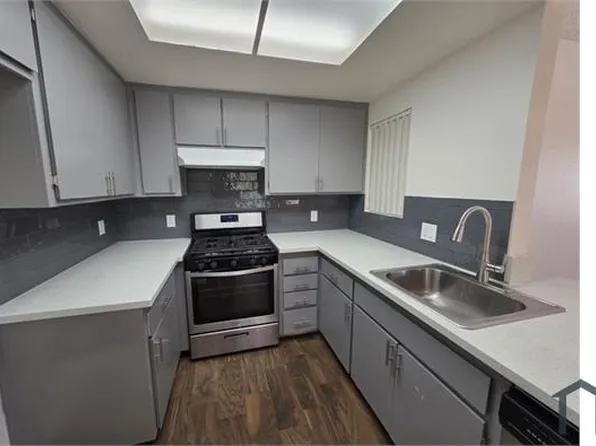 44042 25th St W #C8, Lancaster, CA 93536