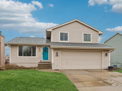 608 53rd St, West Des Moines, IA, 50266
