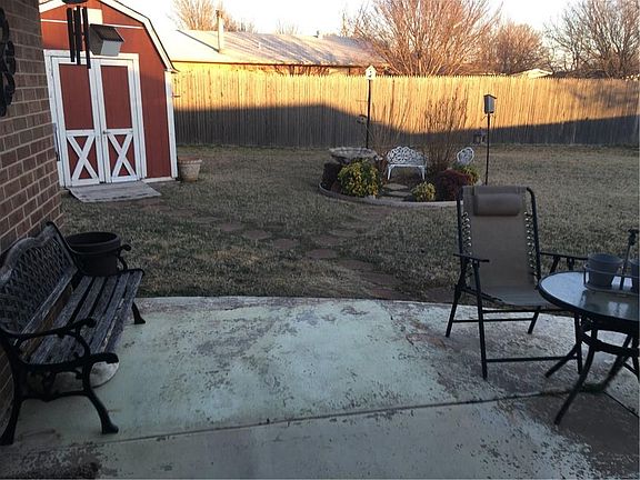 4th image of 801 Peppertree Ct