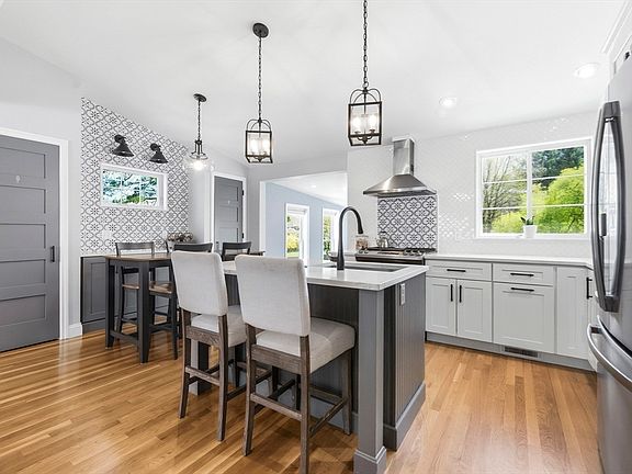 5th image of 22 Mountain Rd