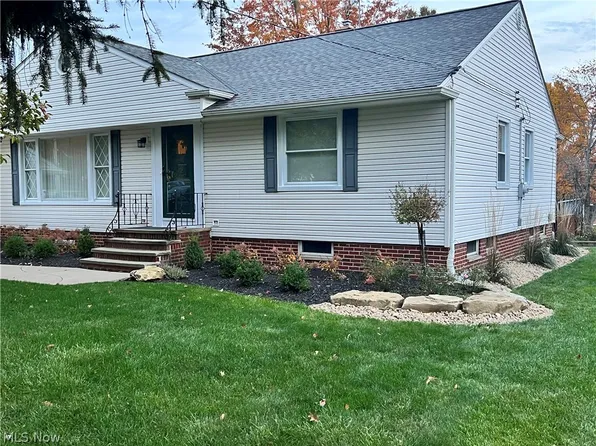 3716 E Wallings Rd, Broadview Heights, OH 44147