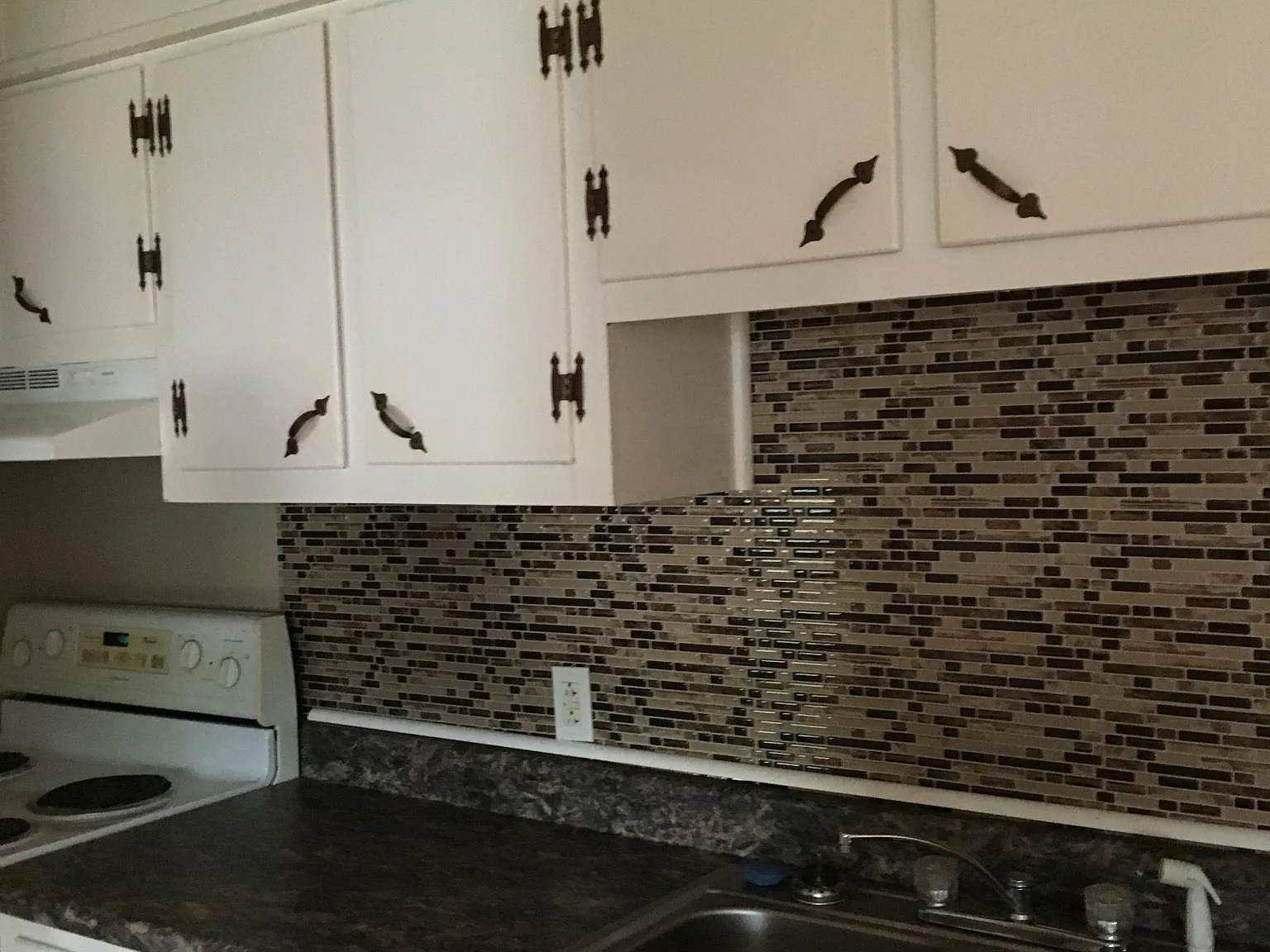 715 Robinson Ct — Photo 1