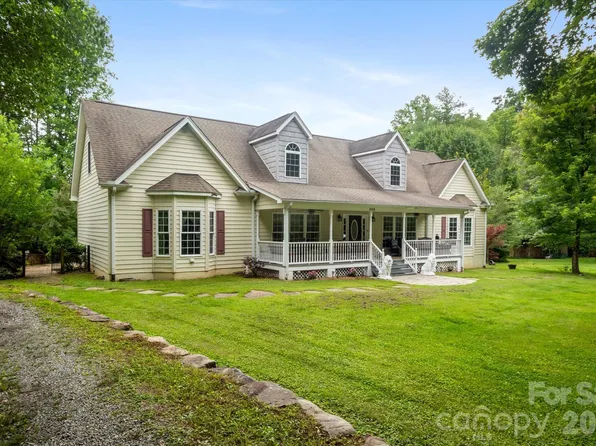 115 Barton Rd, Brevard, NC 28712