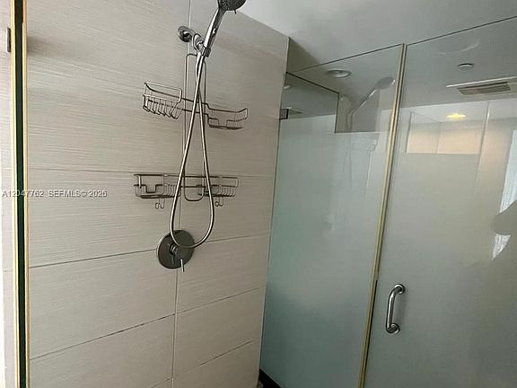 5th image of 31 SE 6th St APT 1004
