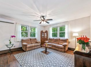 48 Sachem Rd, Lake Hopatcong, NJ 07849