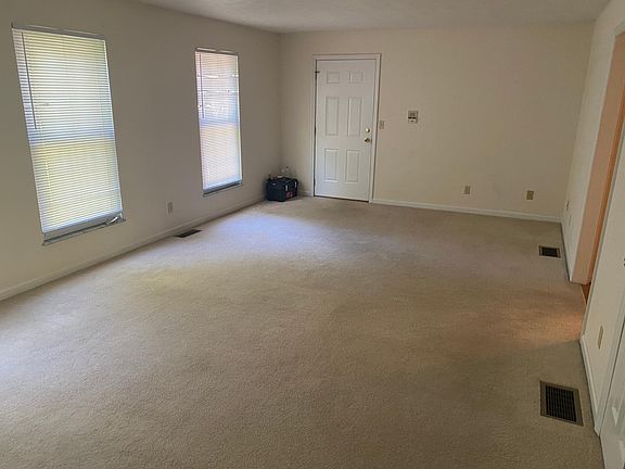 5th image of 102 Appomattox Pl #106