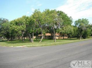 6607 Country View Ln, San Antonio, TX 78240