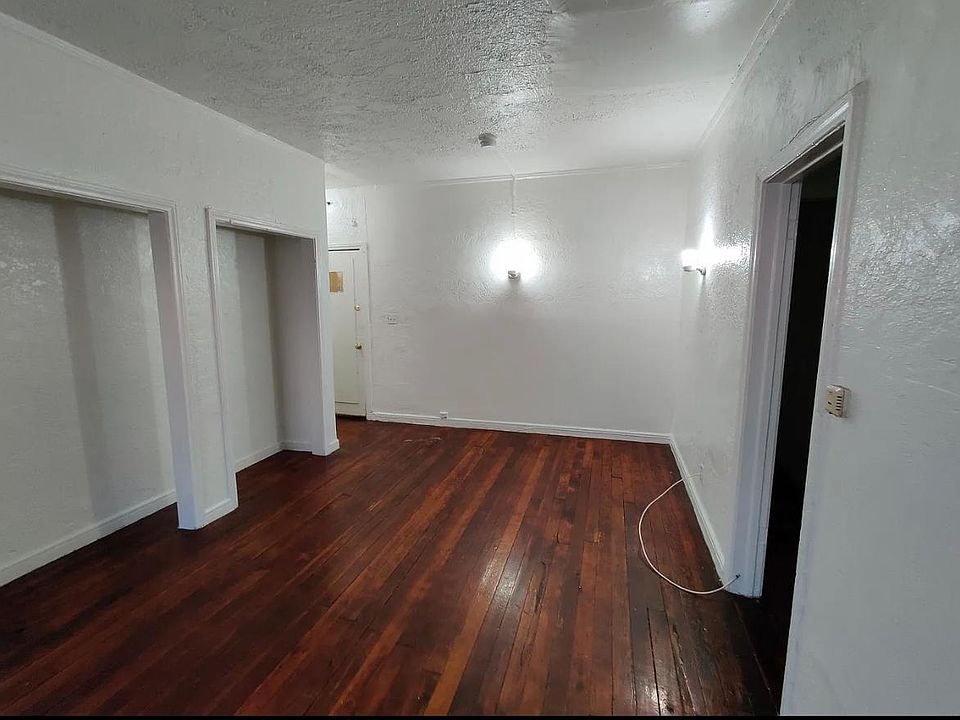 1st image of 10244 S Oakley Ave #2