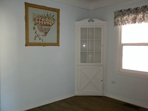 4th image of 1711 Bayview Dr W