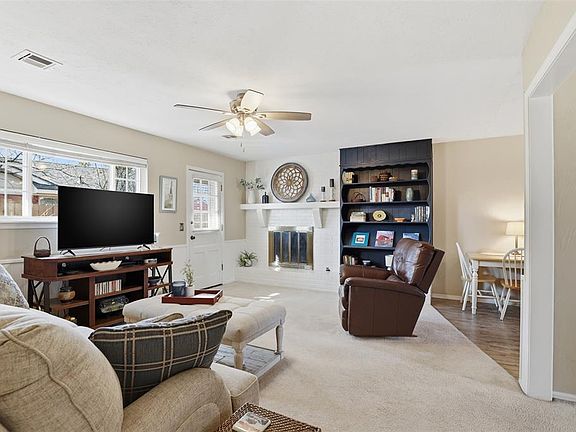 4th image of 2901 N Alexander Ln