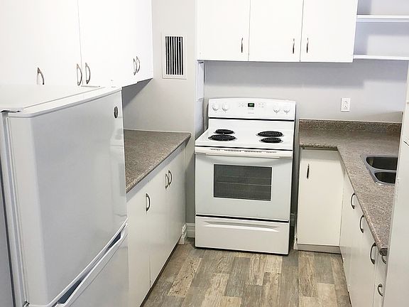 2nd image of 500 Bartlett Dr