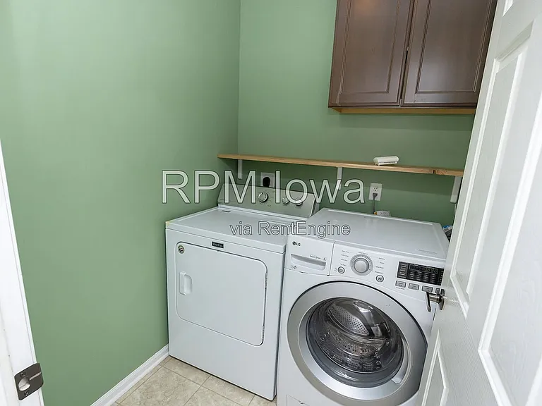 1108 NE 7th Ln — Photo 25