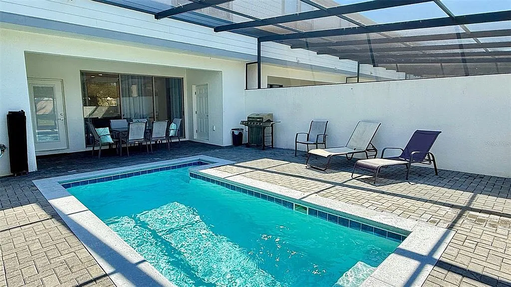 5 bed, 4.5 bath, 2265 sqft, $3,250 — Photo 3