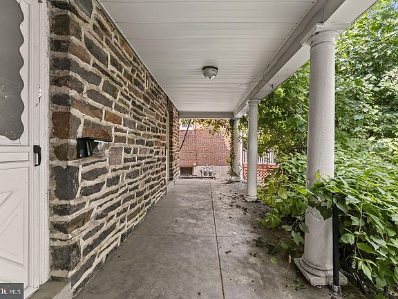 2nd image of 16 Windsor Ave