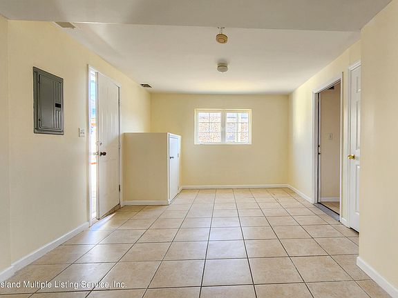 5th image of 153 Moreland St