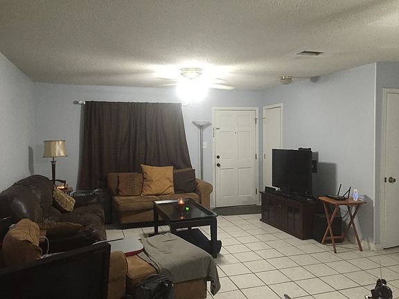 4th image of 111 Deanna St