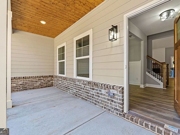 5th image of 1544 English Rd