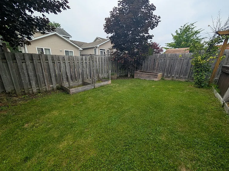 708 Margaret Way — Photo 29