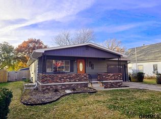335 N 7th St, Hebron, NE 68370