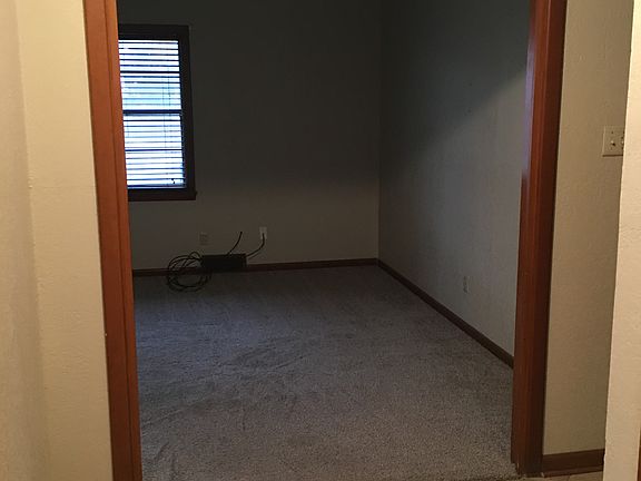 2nd image of 2226 Chestnut Dr