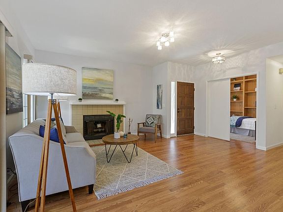 3rd image of 1352 Greenwich Ct
