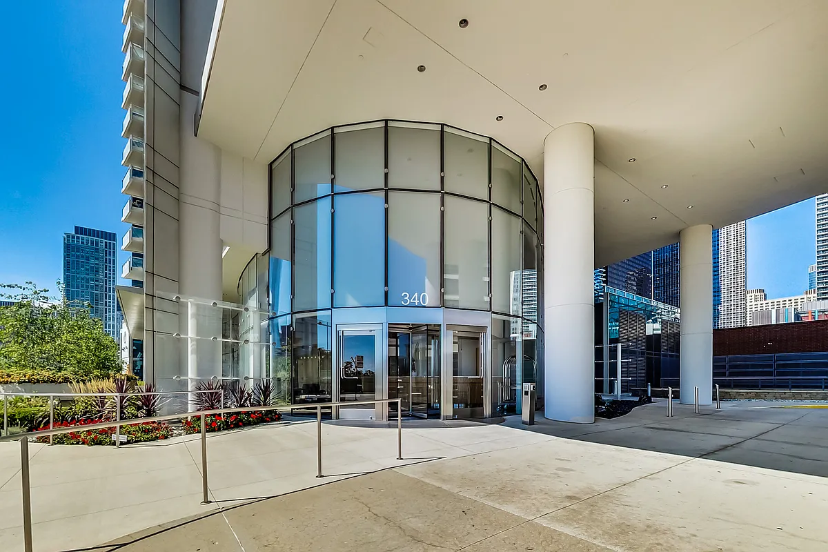 Building Photo - 340 E Randolph St #4901