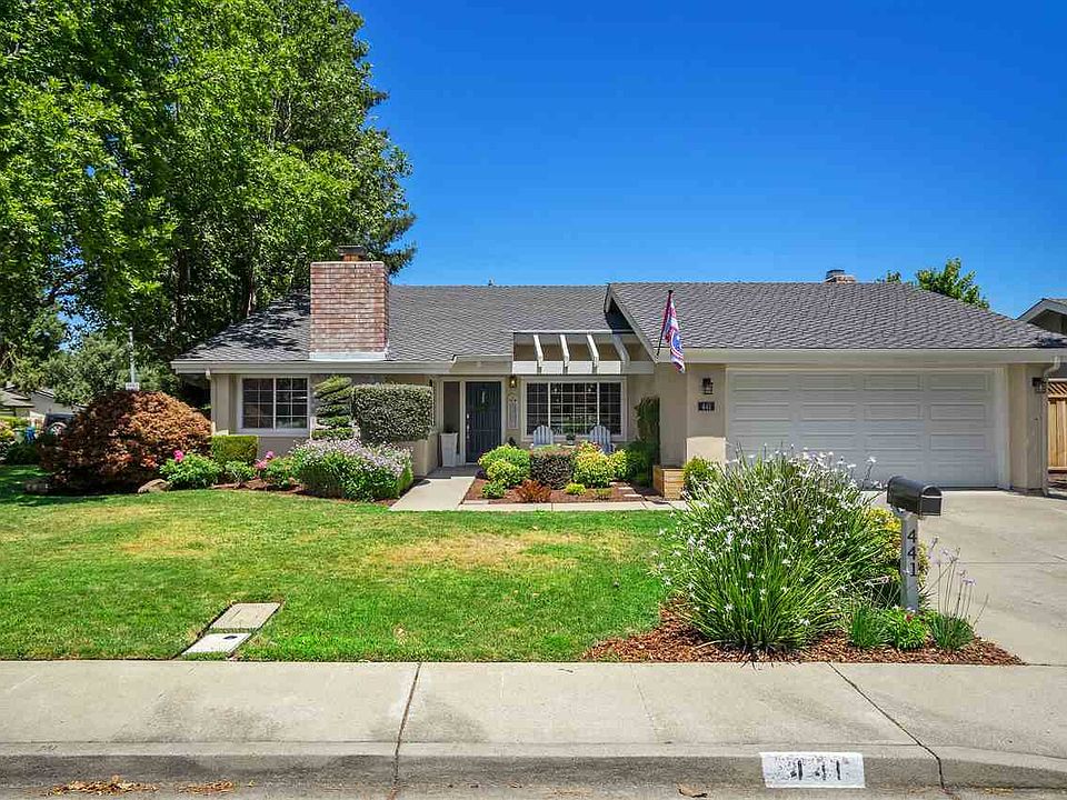 2nd image of 441 El Capitan Dr