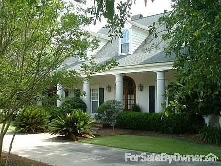 FRONT W/CIRCLE DRIVE