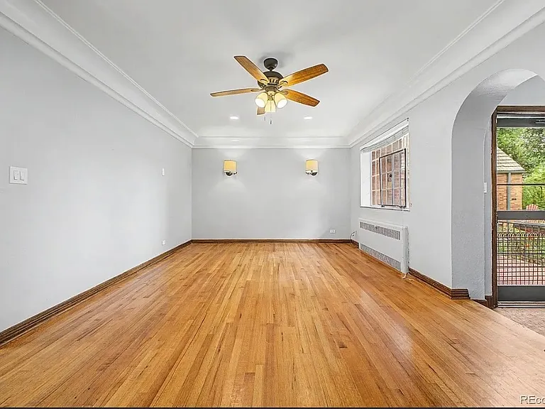 1405 Dexter St — Photo 4