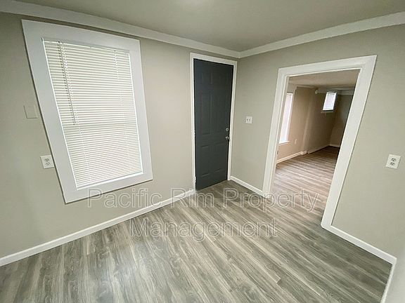 4th image of 325 1/2 N Cambrian Ave