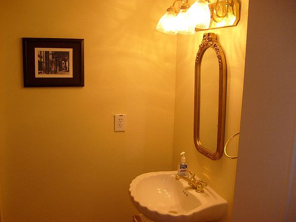 5th image of 4942 Gaston Ave