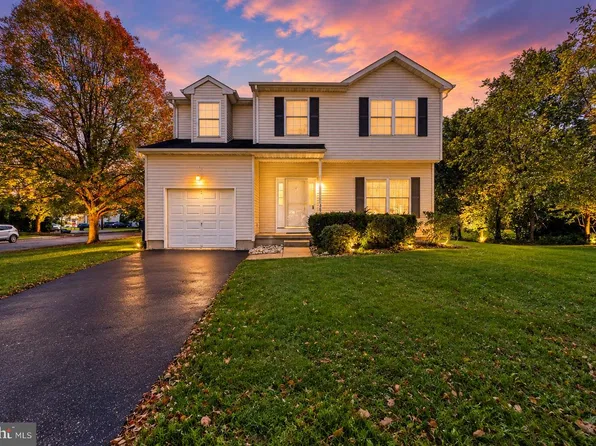 403 Grant Ave, Hightstown, NJ 08520
