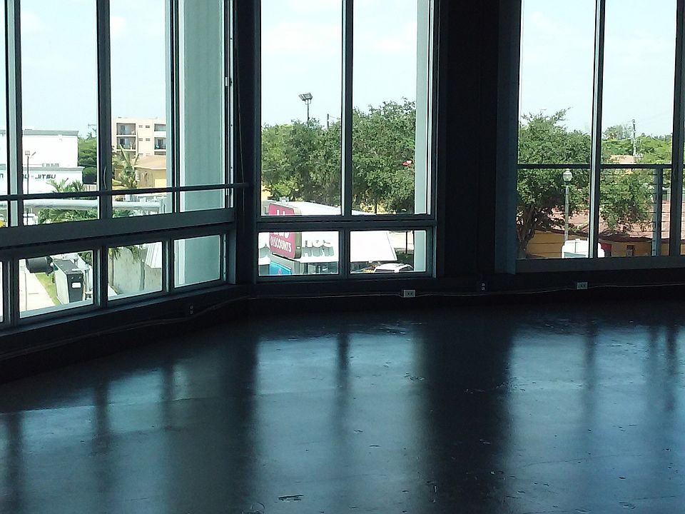 Floor to Ceiling Windows- large open area