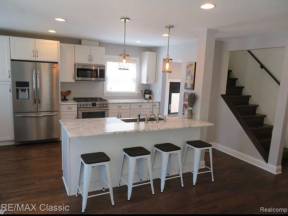 1st image of 1481 E Lincoln Ave