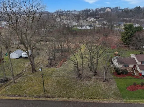 4707 Eastland Ave NE, Louisville, OH 44641