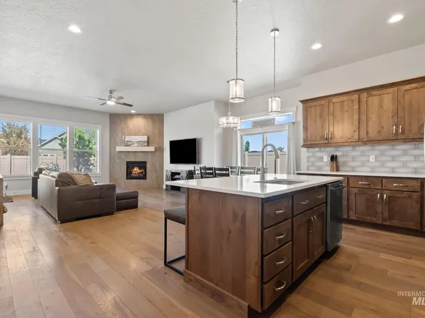 752 E Bouquet Ct, Kuna, ID 83634